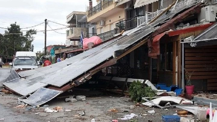 Ακραία καιρικά φαινόμενα στην Ελλάδα: Το πολύνεκρο μπουρίνι του 1935, η καταιγίδα που «έπνιξε» τη Χαλκιδική το 1983 και ο φονικός καύσωνας του 1987